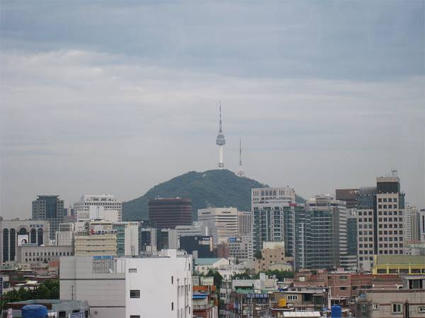 ソウル―山に囲まれた盆地