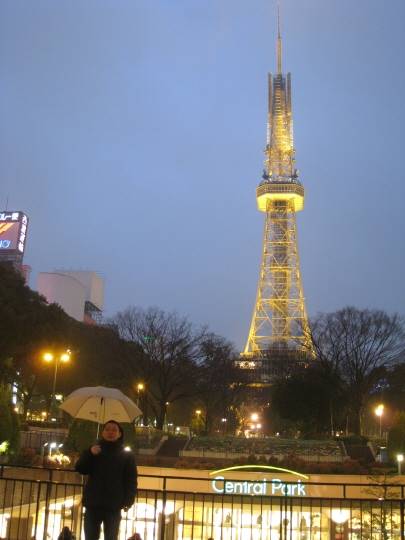 近くには名古屋タワーもあります