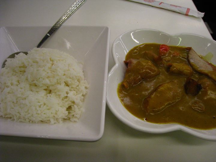 ３日目のランチのカレー○○○チャーシュー入りなのでいちお中華風カレー○○○