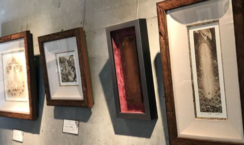 銅版画家 YUI『The Light』展示中のギャラリーの雰囲気