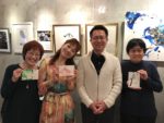 企画展開催中のK.Ashino先生の様子（フジムラコンテンポラリーアートにて）