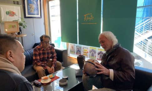 スティーブホールマーク氏とお客様の会話写真