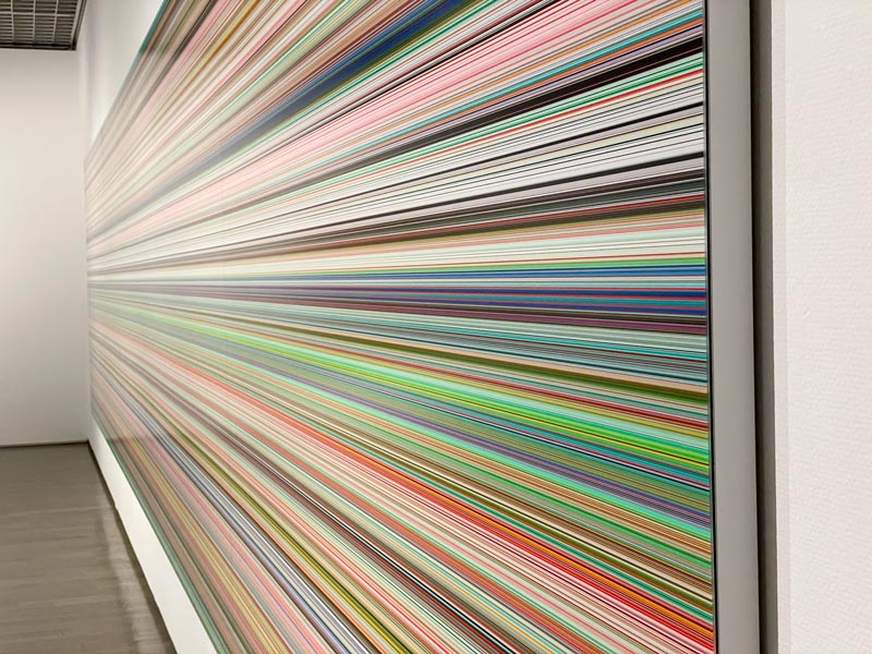 国立近代美術館で開催の「ゲルハルト・リヒター展」に飾られている《ストリップ》の作品写真