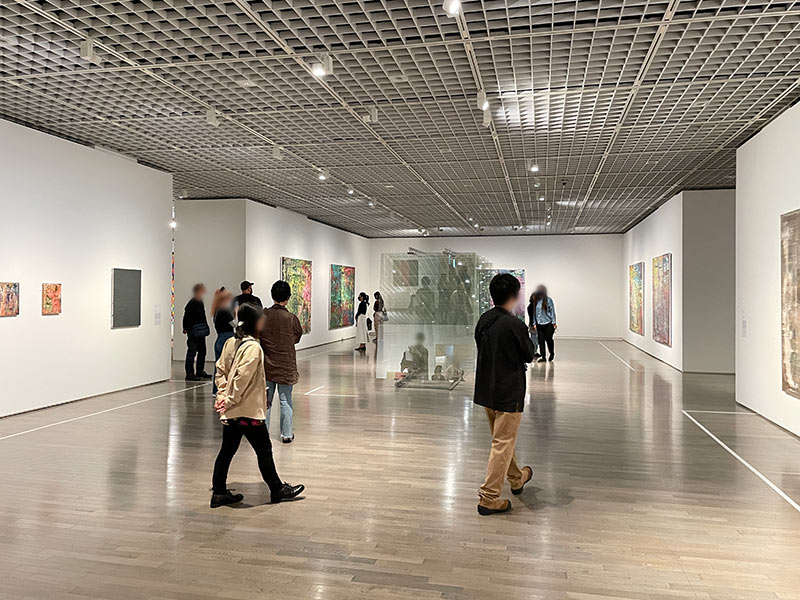 国立近代美術館で開催のゲルハルトリヒター展の館内写真