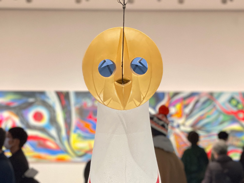 東京都美術館で開催の「展覧会 岡本太郎」に展示されている太陽の塔の作品写真