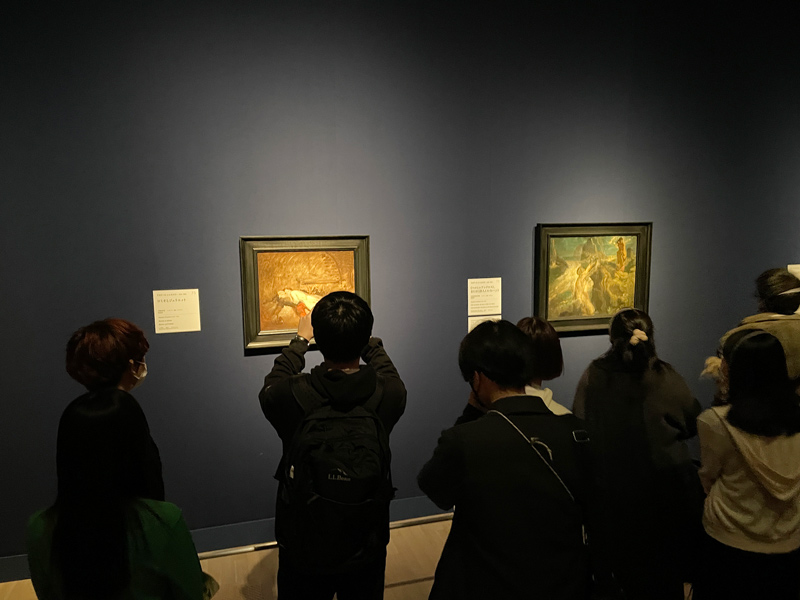 国立新美術館で開催の「ルーヴル美術館展 愛を描く」の会場内写真